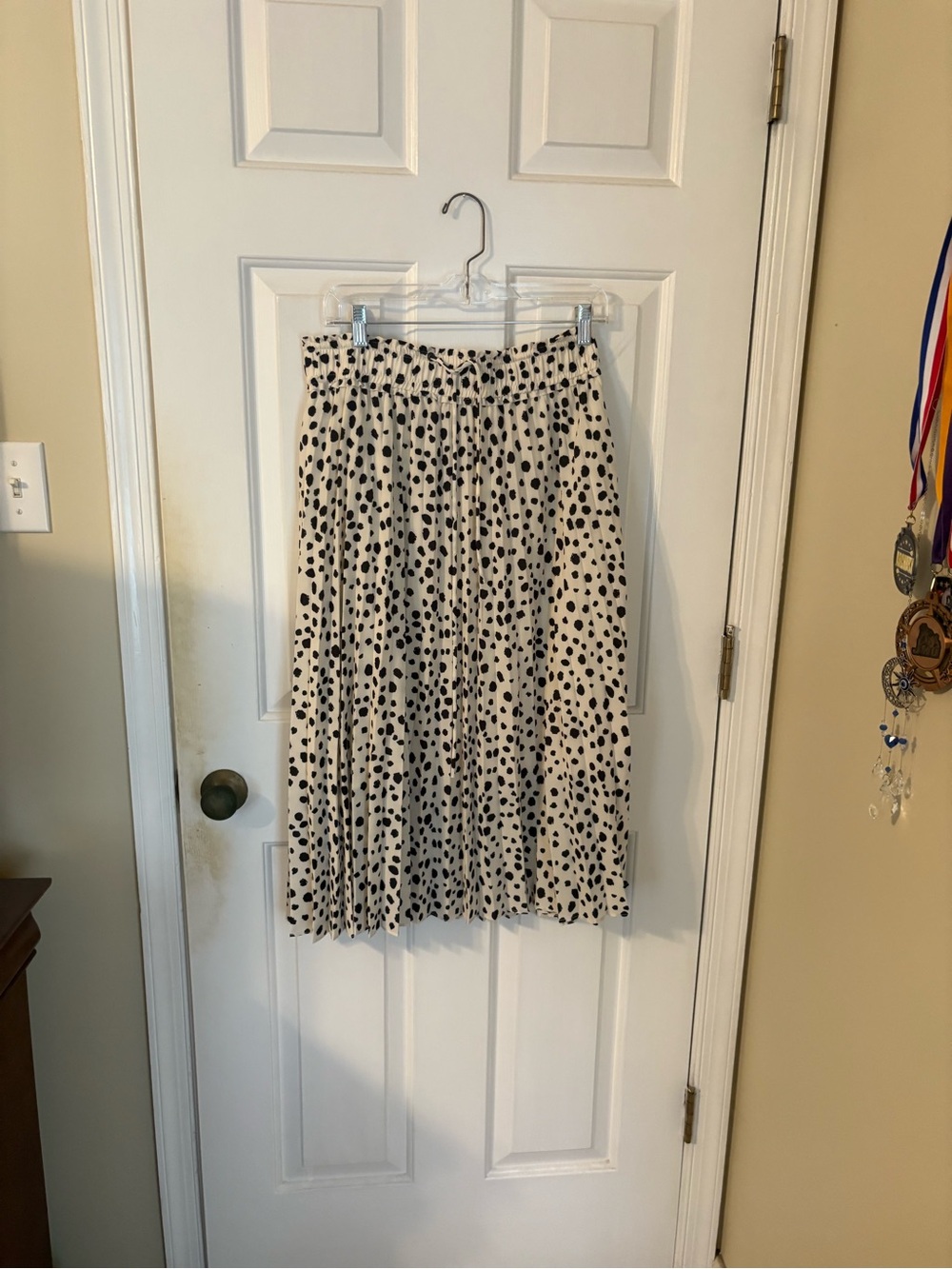 Gilli Cream Pleated Midi Skirt with Black Polka Dots